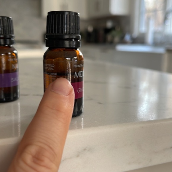 Bundle of 3 SPAROOM Essential Oil Blends - Picture 3 of 4